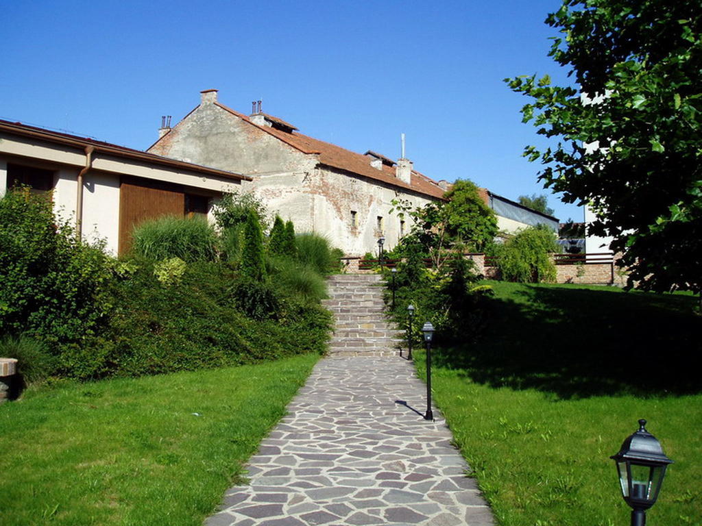 Penzion U Vlku Valtice Kültér fotó
