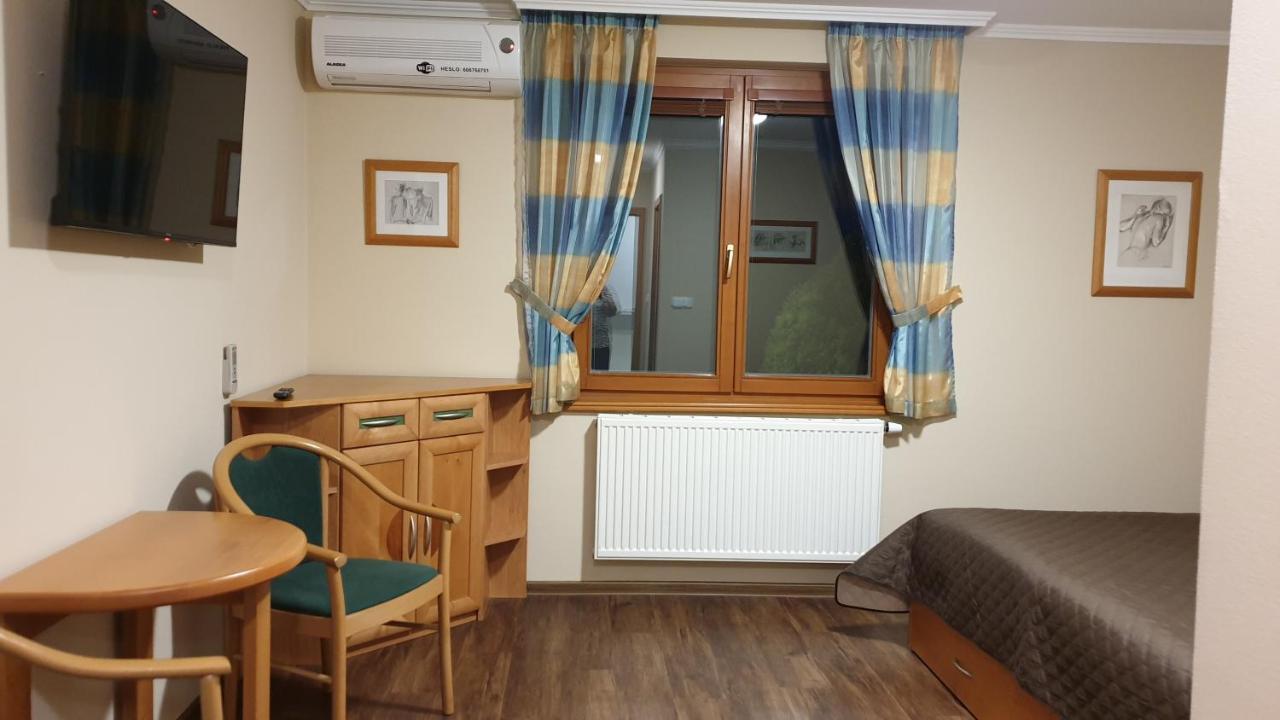 Penzion U Vlku Valtice Kültér fotó